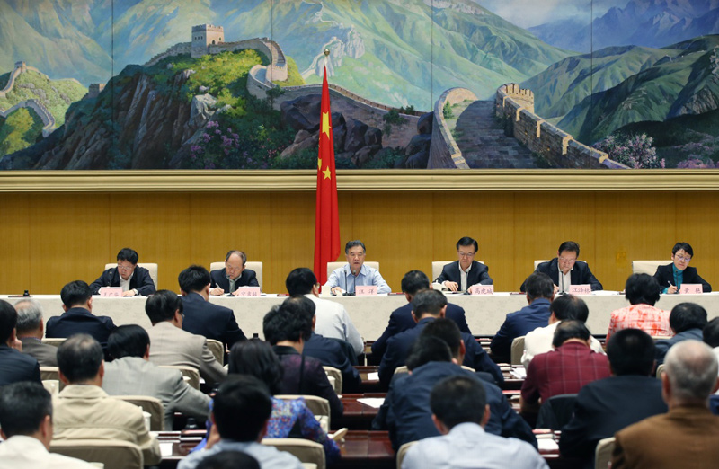 汪洋:推動(dòng)開(kāi)發(fā)區(qū)走創(chuàng)新驅(qū)動(dòng)發(fā)展之路