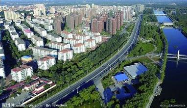 區域經濟發展要擺脫路徑依賴，主動轉型突破